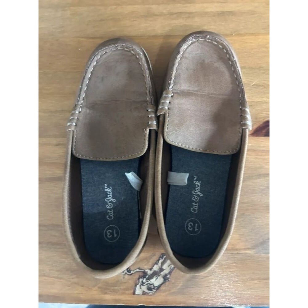Boys Cat and Jack loafers size 13